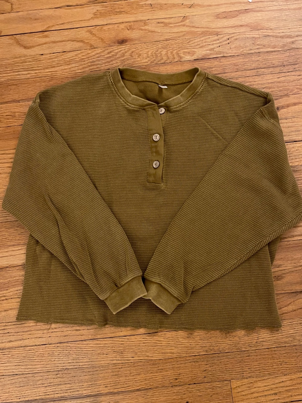 Women’s Ribbed Relaxed Fit Rylee and Cru Thermal Shirt - Raw Hem Line - Size M